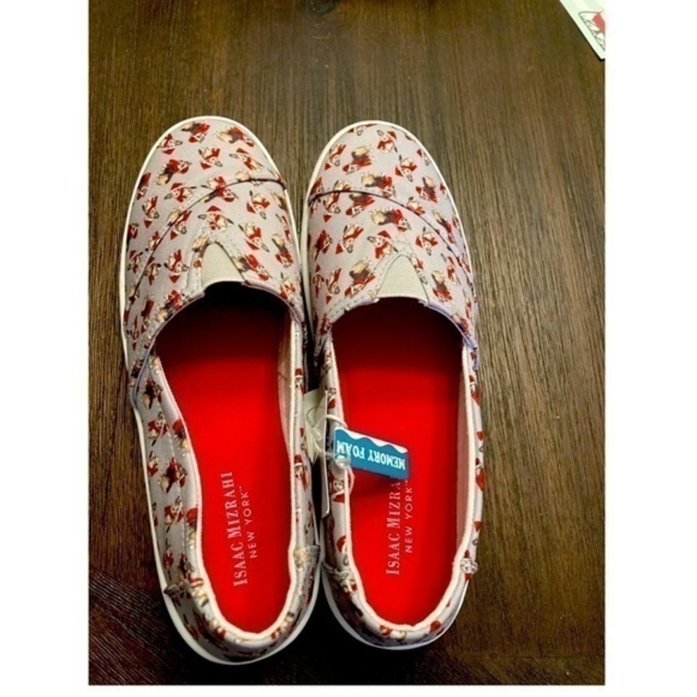 - NEW Isaac Mizrahi Corgis wearing Santa 
misses size 7 M